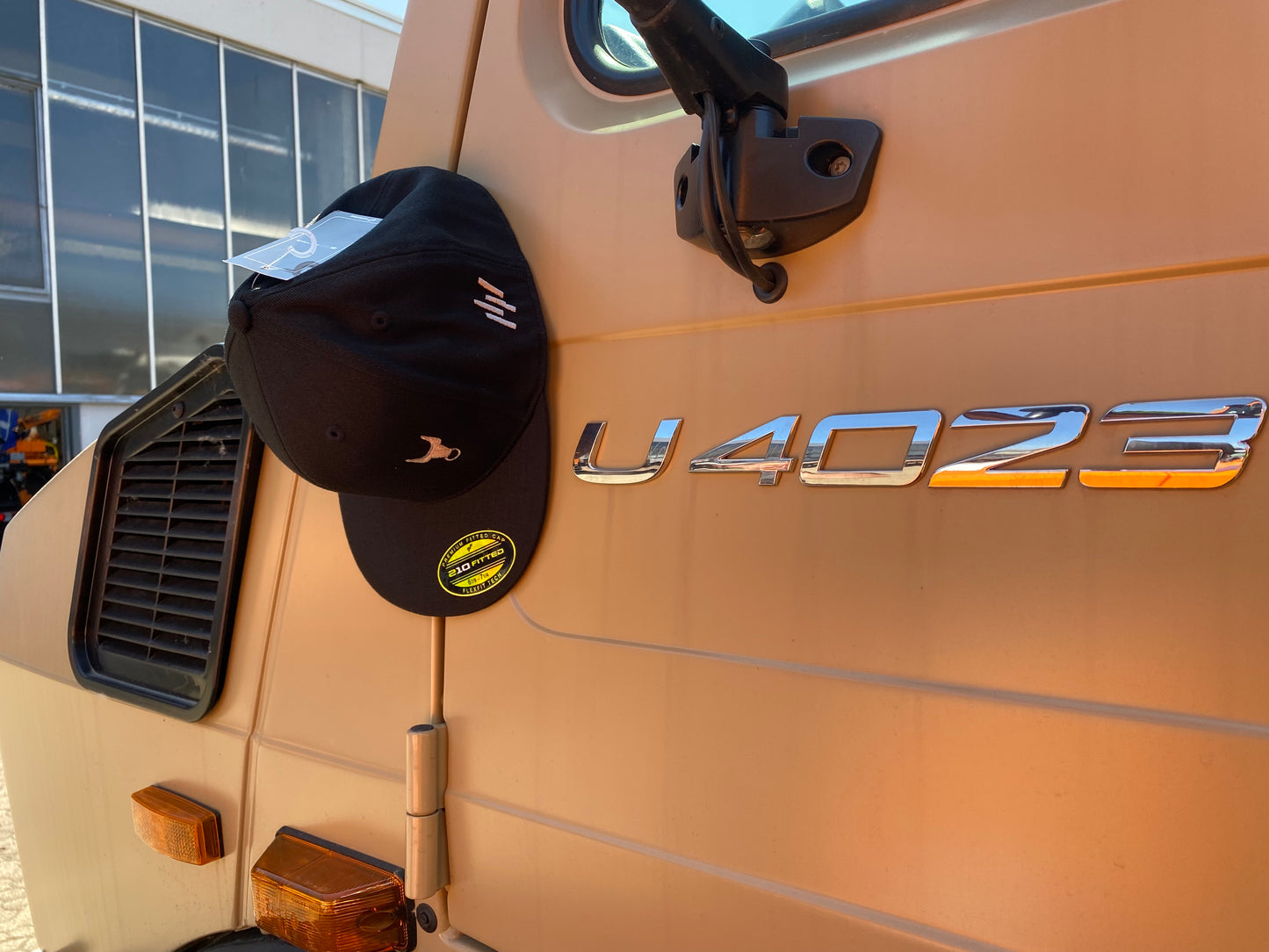 UNIMOG Cap (Flexfit) schwarz (S/M)