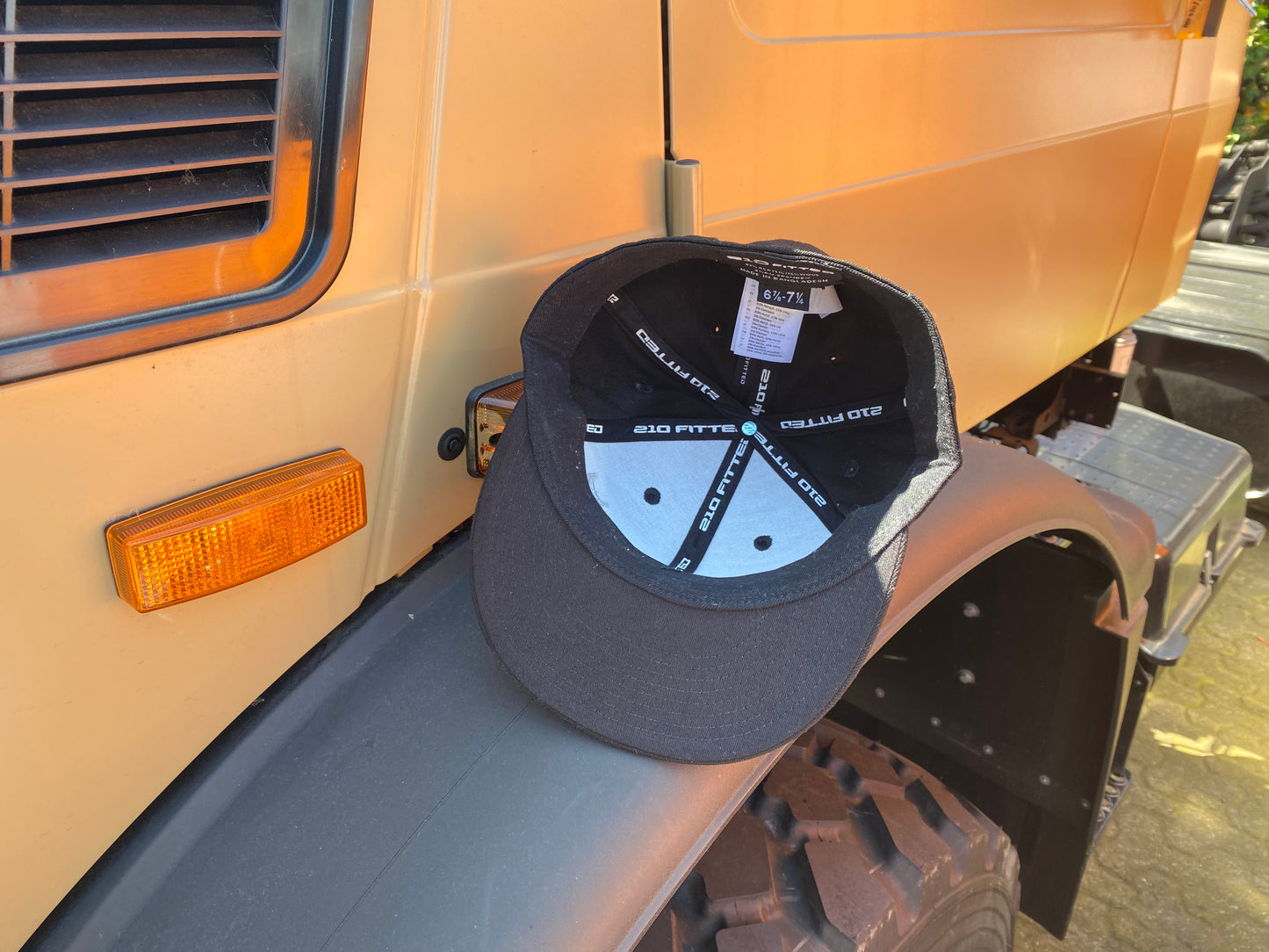 UNIMOG Cap (Flexfit) schwarz (S/M)