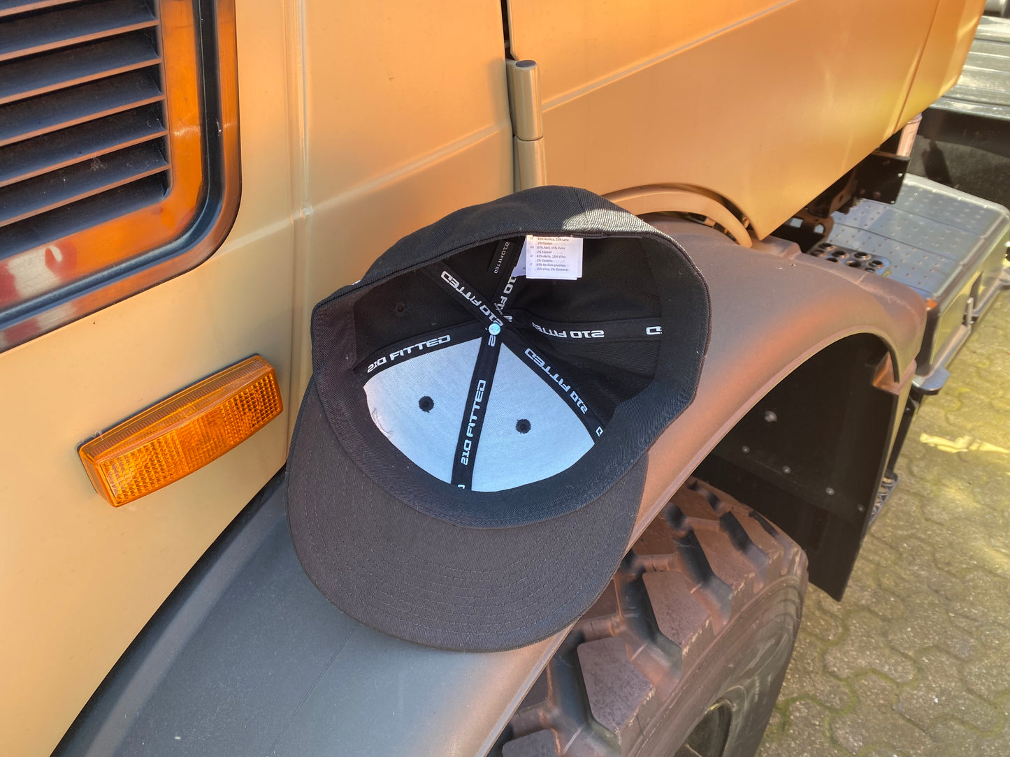 UNIMOG Cap (Flexfit) schwarz (L/XL)