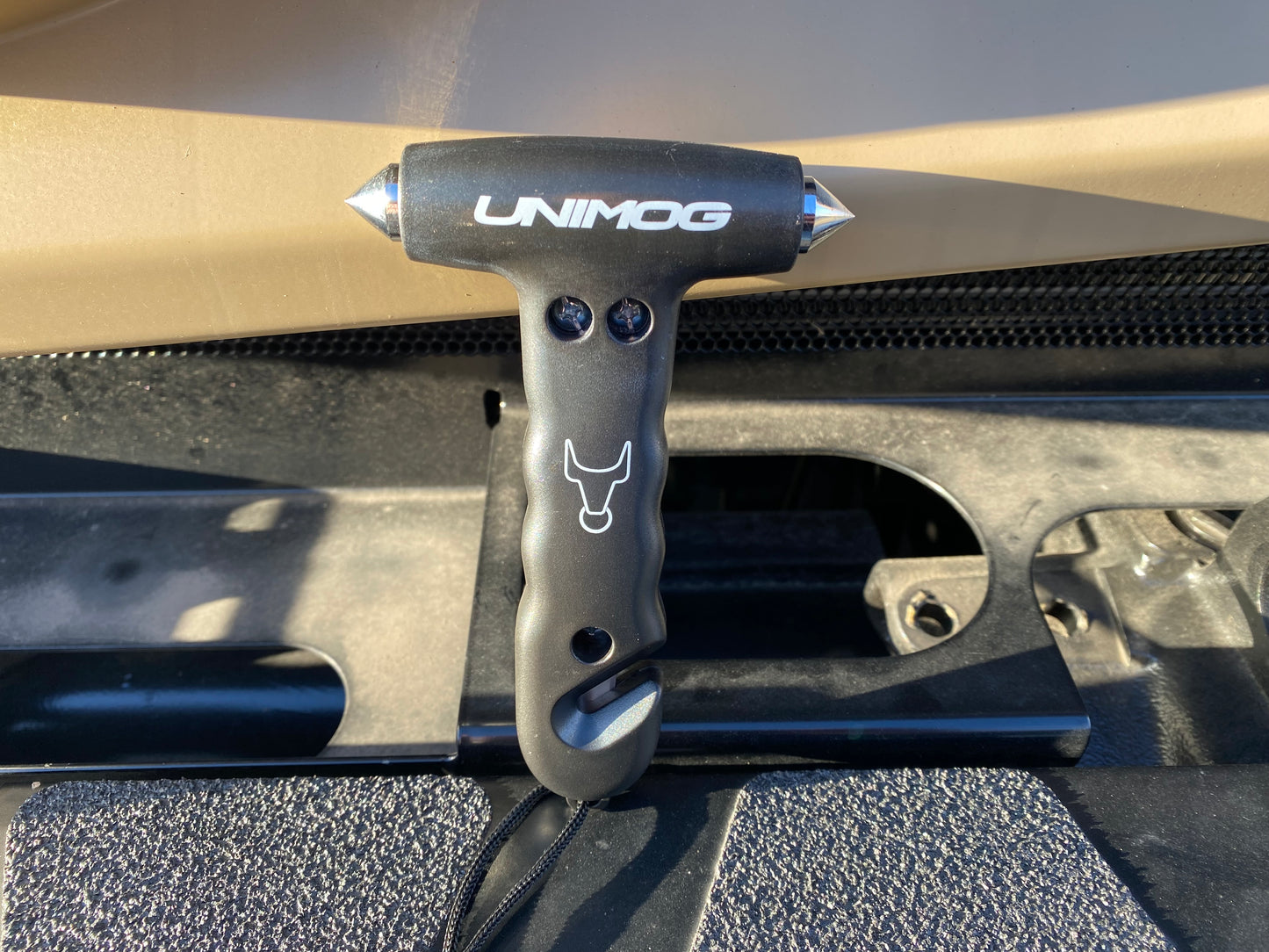 UNIMOG Notfallhammer
