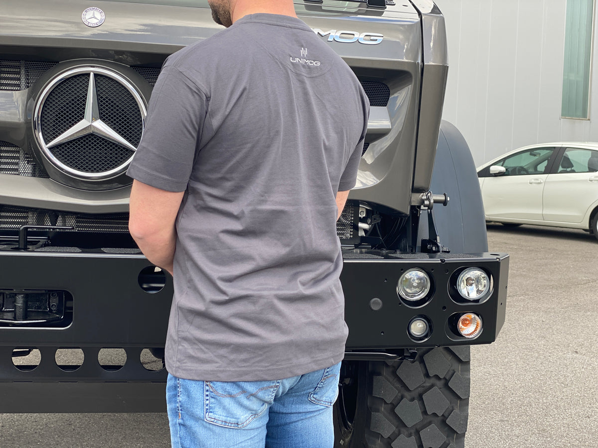 UNIMOG T-Shirt Herren RKF-Edition, koks (grau) - Unimogshop RKF, Bleses, Unimog, Shop, MB, Trac, mercedesunimog, unimog feuerwehr, unimog agrar, unimog modell, unimog kaufen, unimog wohnmobil, benz, unimog bundeswehr