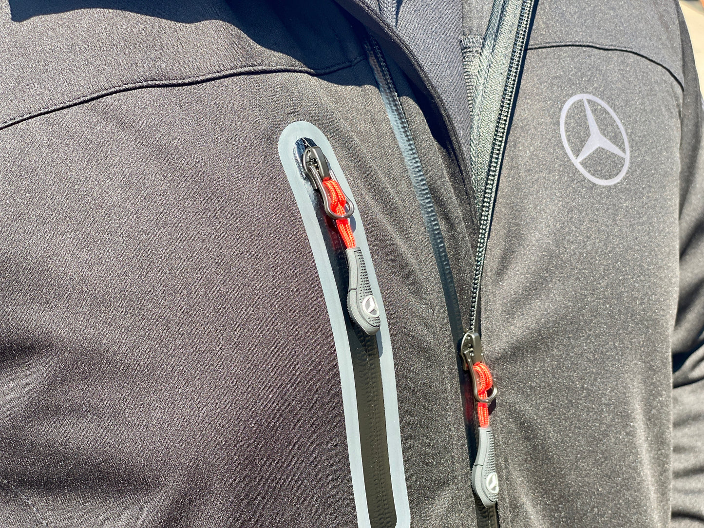 UNIMOG leichte Softshell-Jacke, schwarz - Unimogshop RKF, Bleses, Unimog, Shop, MB, Trac, mercedesunimog, unimog feuerwehr, unimog agrar, unimog modell, unimog kaufen, unimog wohnmobil, benz, unimog bundeswehr