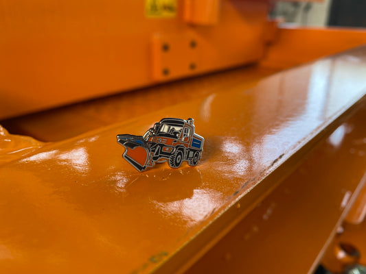 UNIMOG Pin Winterdienst (Anstecknadel) - Unimogshop RKF, Bleses, Unimog, Shop, MB, Trac, mercedesunimog, unimog feuerwehr, unimog agrar, unimog modell, unimog kaufen, unimog wohnmobil, benz, unimog bundeswehr